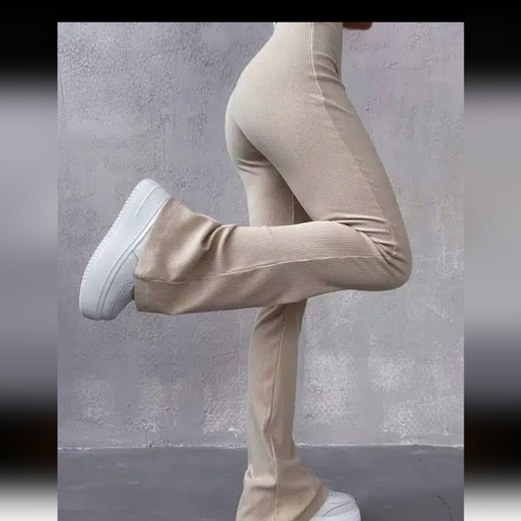 Women's Fitted Skinny Pant. - Picture 2 of 5